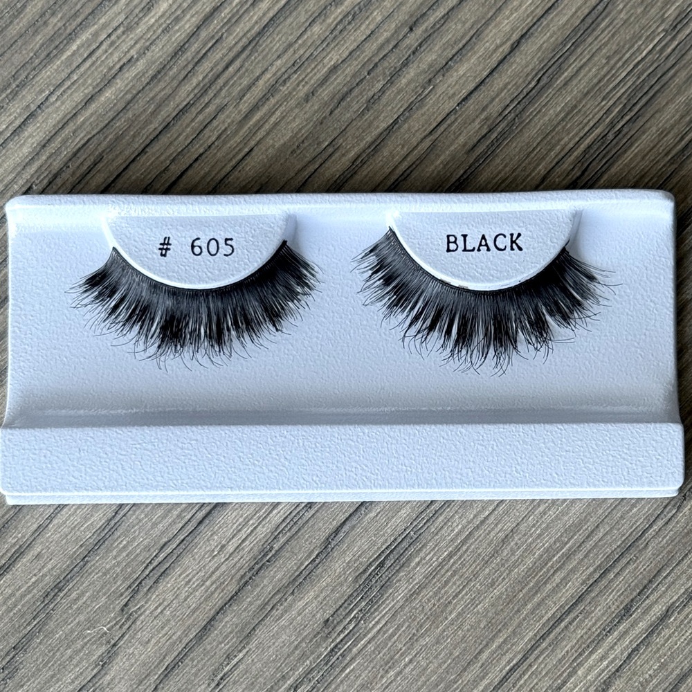 NEW! 👀 Black False Strip Eyelashes